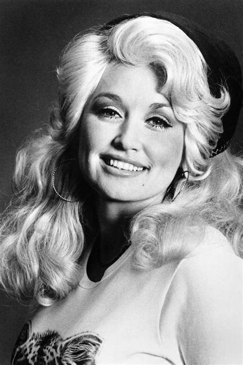 Dolly Parton Young: 19 Photos of the Musician and。